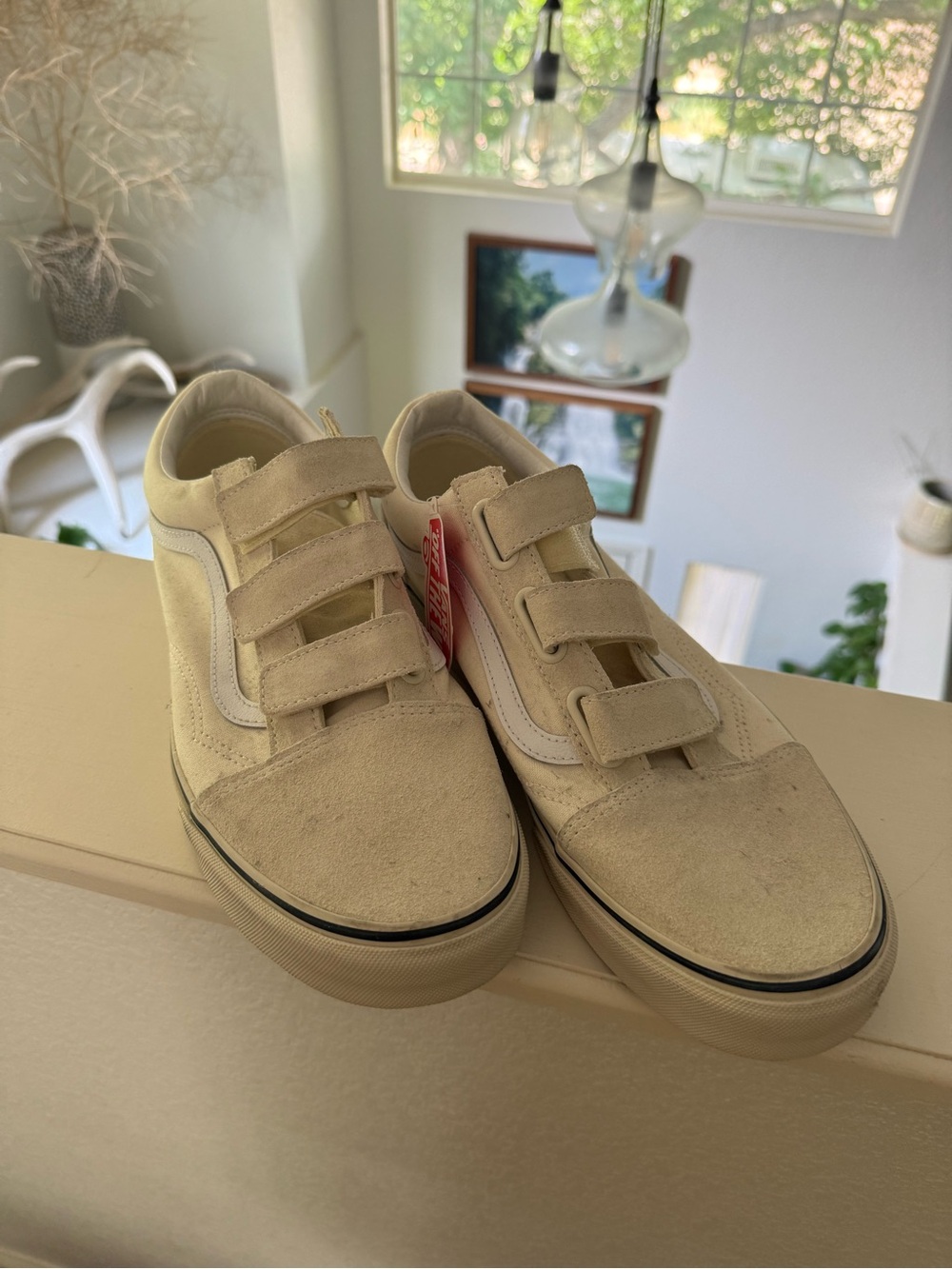 Vans mens Off-White Velcro Old Skool Sneakers
